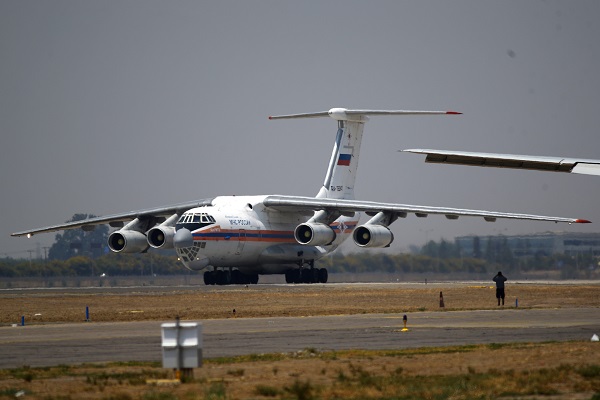 رابع طائرة مساعدات إنسانية روسية إلى لبنان